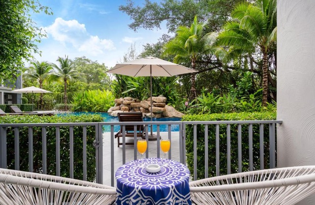 Luxury Poolside 1 bedroom Free Netflix at Naiyang