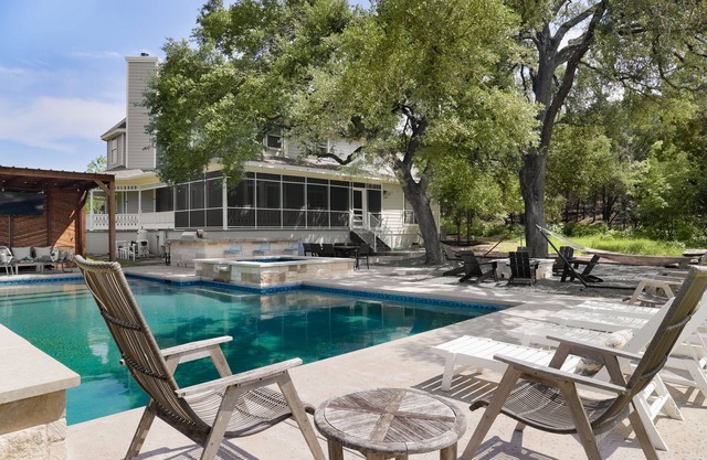Luxury, Privacy & Fun for Large Groups, Sleeps 25, Hill Country Hideaway