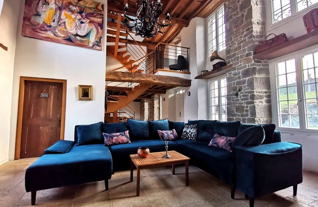 Luxury residence with SPA, swimming pool and private nature park