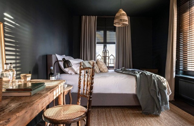 Luxury room with en suite bathroom