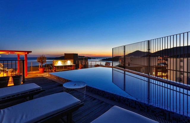 Luxury Skyfall Penthouse