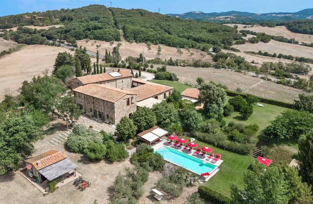 Luxury SPA and retreat in Tuscany with Depandance