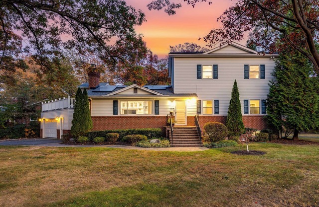 Luxury Spacious Alexandria Home Minutes to Washington D.C.