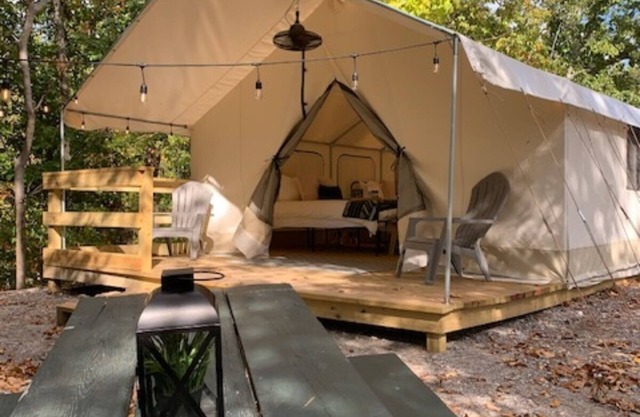 Luxury Spacious Glamping, Lake View, Grill, Pool, Pet Friendly, Swim