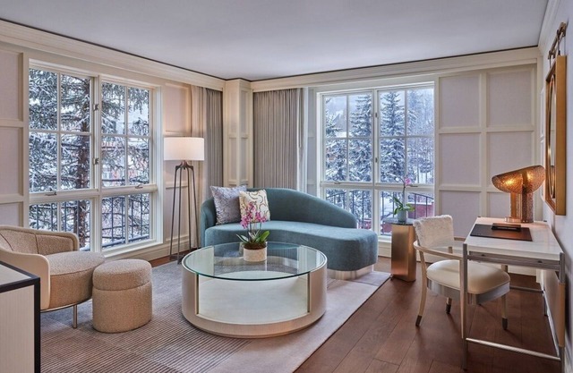 Luxury St. Regis Resort Junior Suite in heart of downtown Aspen w/all amenities