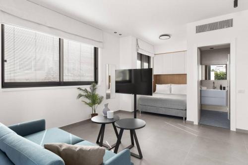 Luxury Studio Beach Flat 526
