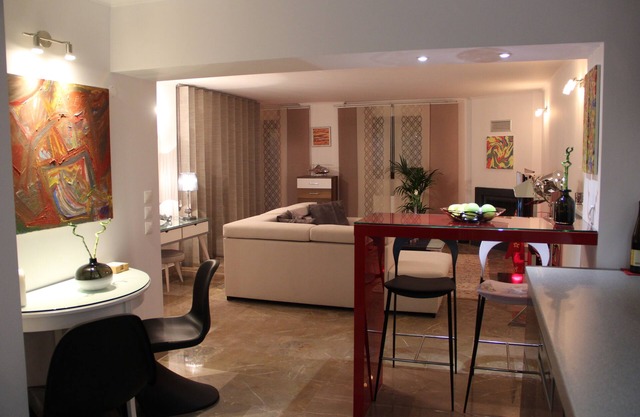 Luxury studio fully equipped with a private garden quietly situated