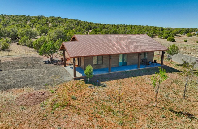 Luxury Style Cabin New Build Vacation Home 4 Acres