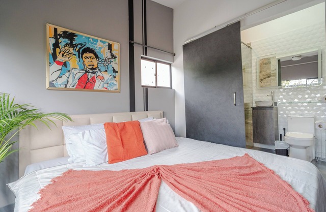 Luxury Suite - Rooftop, Jacuzzi & Balcony