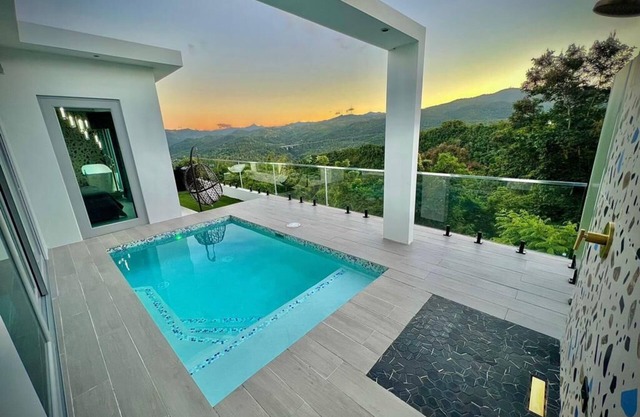 Luxury Tiny home with pool & amazing view