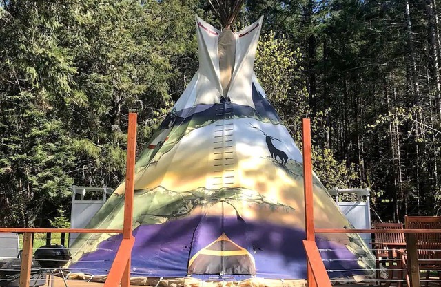 Luxury Tipi located in Wolf Creek, Oregon