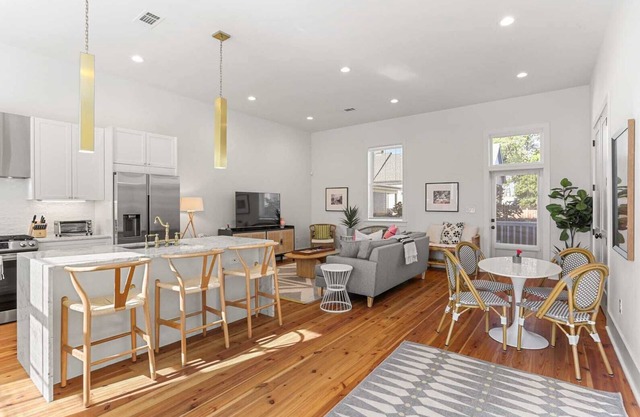 Luxury Uptown 4BR | Courtyard | Elegantly Designed