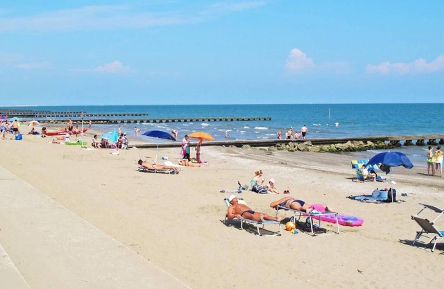 Luxury vacation apartment - pool, garden, beach