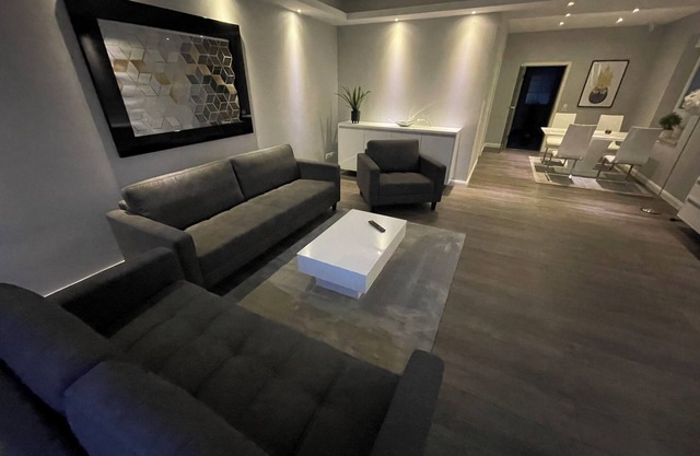 Luxury vacation rental, bicycles, rolls, cleaning, laundry, wi-fi included