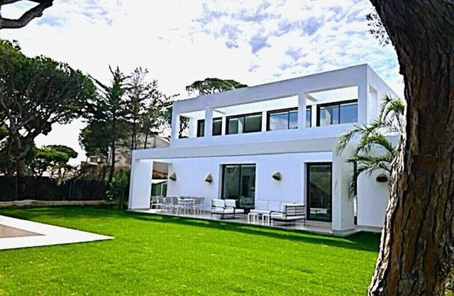 Luxury Villa in Roche