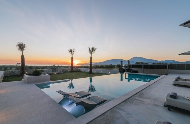 Luxury villa just a two-minute walk from the beach