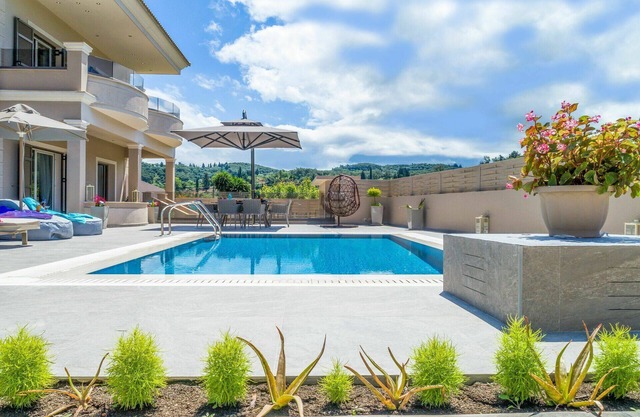 Luxury Villa Matzourana