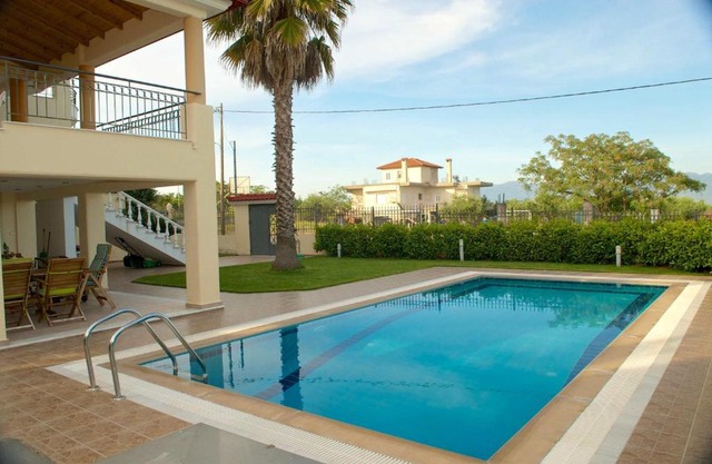 Luxury villa with a swimming pool in Lefkochoara, Messinias