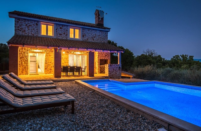 Luxury villa with a swimming pool Risika, Krk (K-17410)