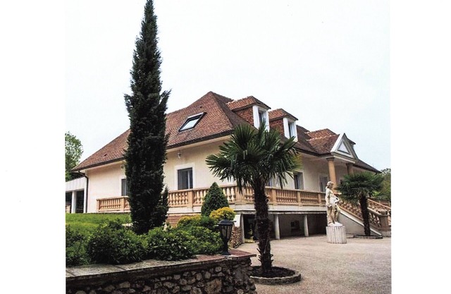 Luxury villa with heated pool (5 bedrooms) near Paris 2024 Olympic Games