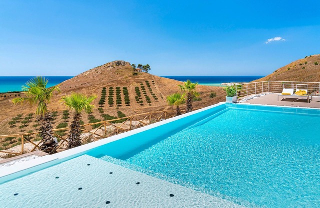 Luxury villa with pool, sea view, Bovo Marina, Sicily