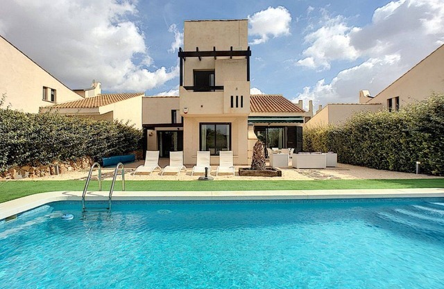 Luxury Villa with own pool in Corvera Golf & Country Club (JG)