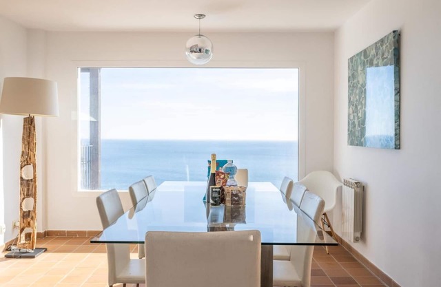 Luxury Villa with Private Pool & Breathtaking Sea Views