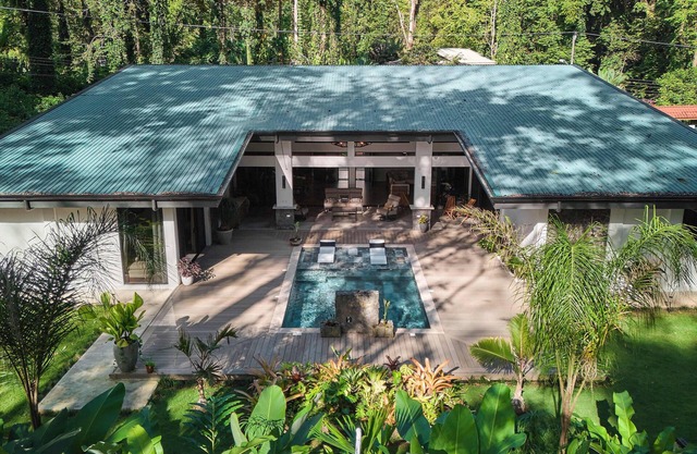 Luxury within the lush tropical jungle of Playa Chiquita. Casa Chela is a brand new and splendid beach house offers the ultimate Caribbean experience. Modern style, perfect spaces to make your vacation unbeatable.