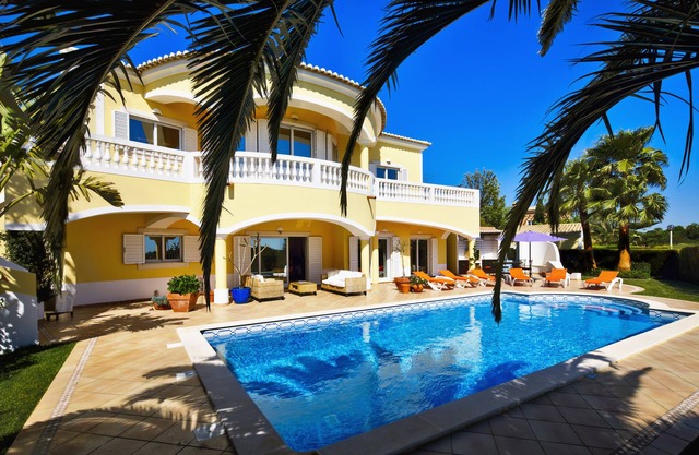 LUZ, LAGOS, OCEAN VIEW, BBQ AIR-CON, WiFi landscaped garden