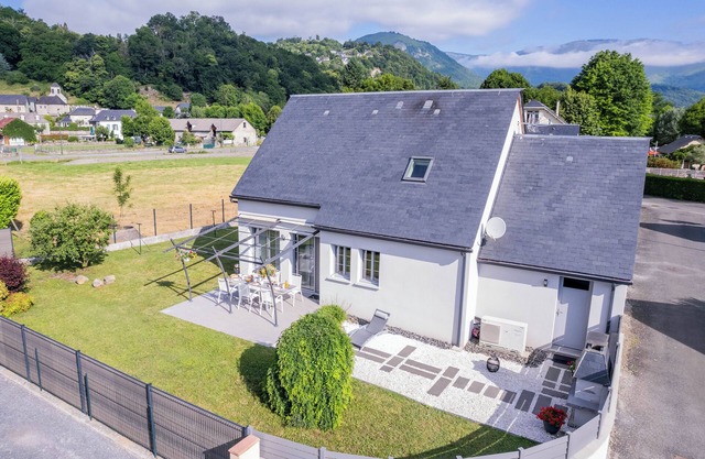 Maison de 3 Chambres Pour 6 à 8 Personnes Avec Garage Fermé. Animaux Acceptés