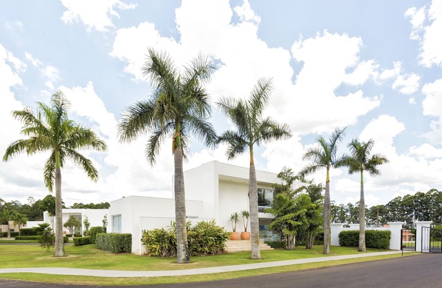 Magnificent Resort House with Clubs