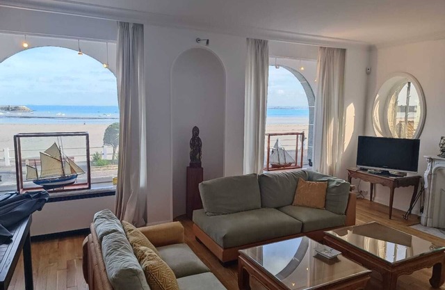 Magnificent beachfront villa