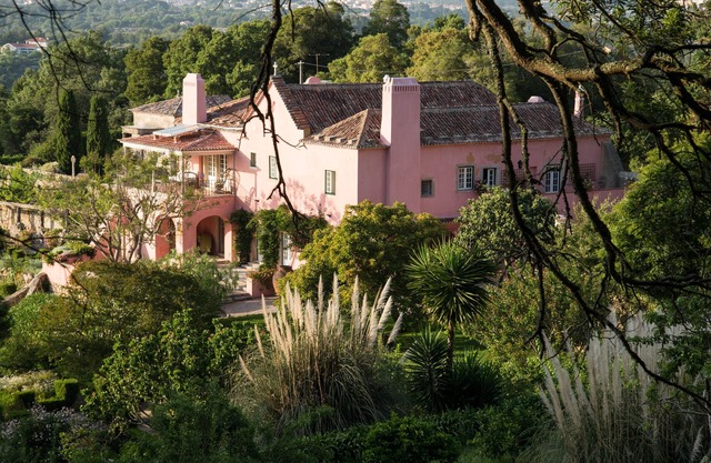 Magnificent historic family villa with large garden, chapel, pool & housekeeper