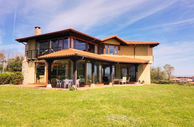 Magnificent house with incredible views