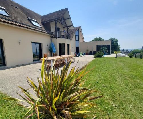 Magnifique villa avec piscine intérieure
