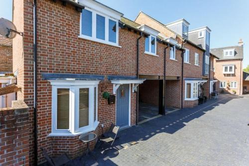 Magnolia House - Beautiful Townhouse in Old Town Poole