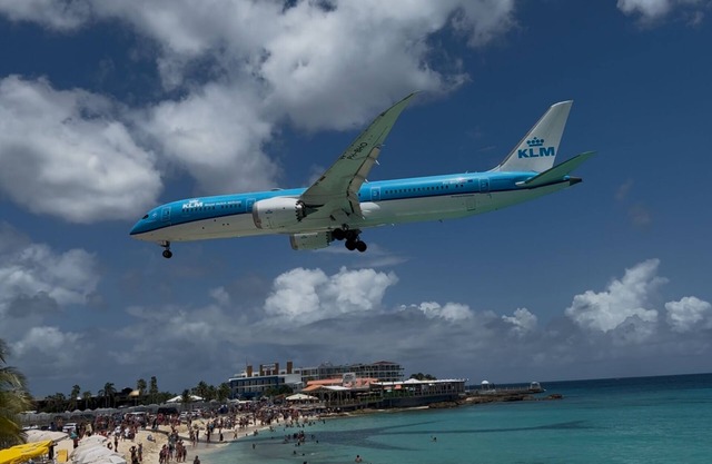 Maho Studio with Runway and Ocean Views - Free Wi-Fi!