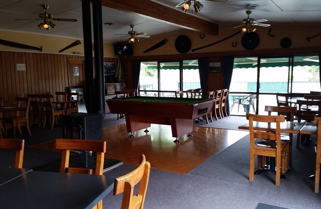 Mahoe Motel Bar n Grill