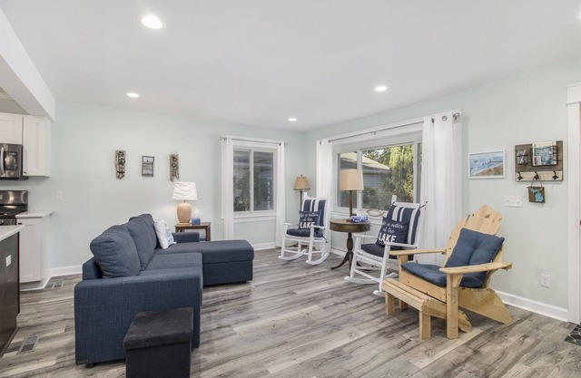 Mail Legacy Cottage | Modern Dog-friendly Cottage, Close to Two Beaches