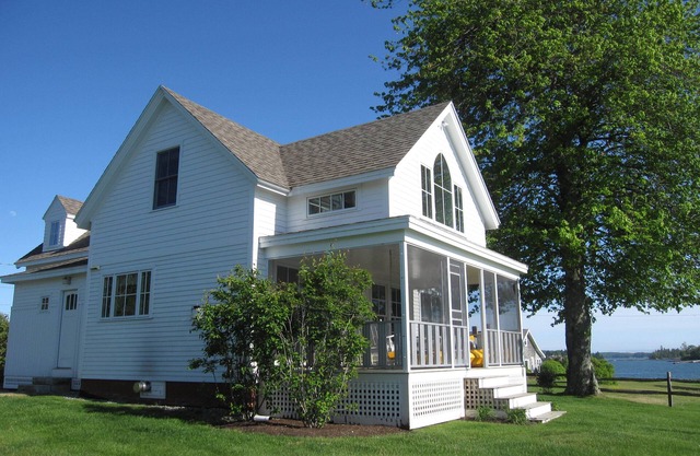 MAINE SALT WATER COTTAGE WITH DOCK - MINUTES TO BOTANICAL GARDENS