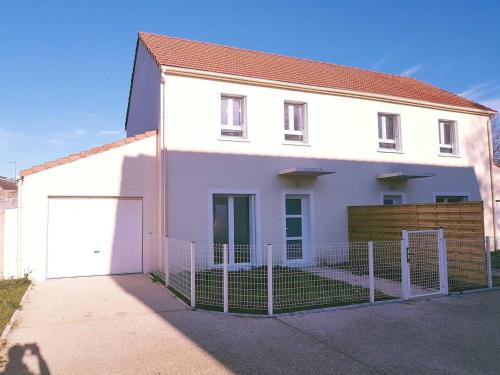 Maison cosy avec jacuzzi a Montfermeil