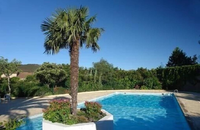 Maison Dans Hameau Près De St Florent Avec Piscine Et Tennis En Commun