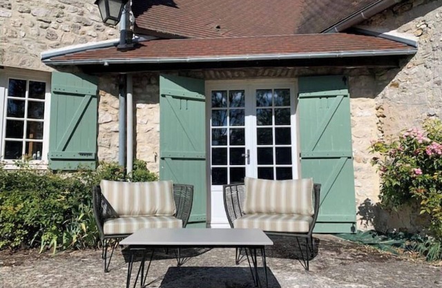 Maison de Campagne Chaleureuse Avec Piscine