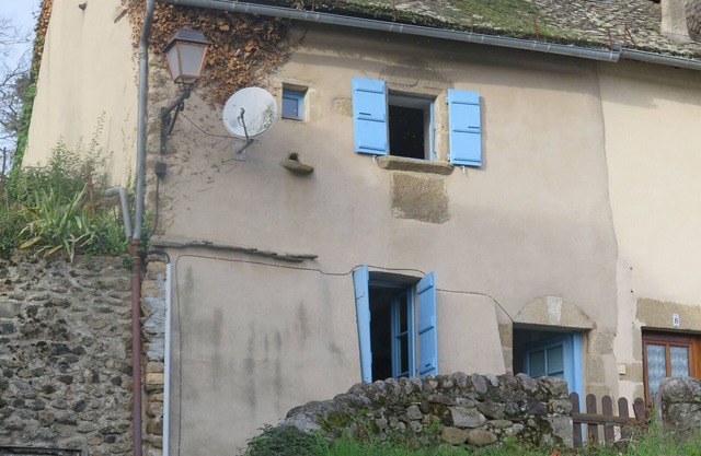 Maison de Pêcheur en Pierre du Xviie Siècle au Bord de la Dordogne