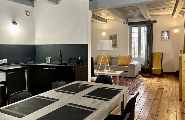 Maison de Ville Rénovée au Cœur du Vieux Cahors