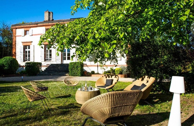 Maison du Parc · Family country home with pool