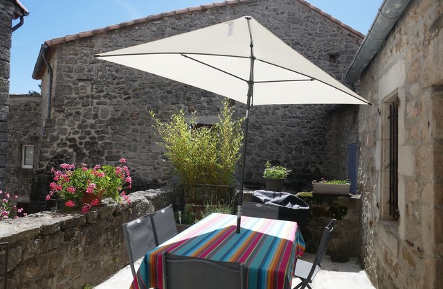 Maison en Pierre 3 Pour 4 Personnes Dans Village de Caractère Sud de L'ardèche