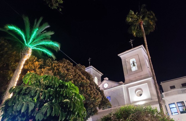 Maison Spacieuse Avec Espaces Extérieurs au Coeur D'aguilas, à 200m de la Plage
