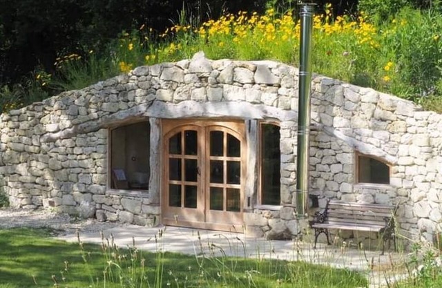Maison Terre Cabanes de Fallot/sauna - cold bath/shared natural swimming pool