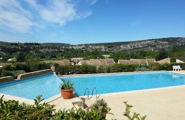 Maisonnette Avec Piscine Commune et Plages des Gorges de L'ardèche à 5mn à Pied